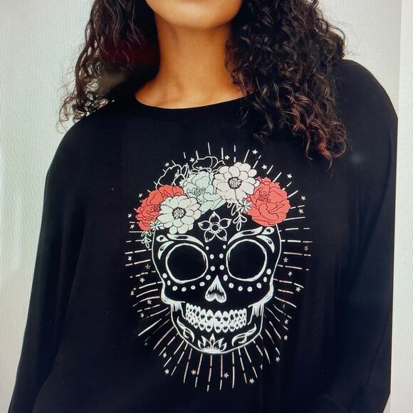 Torrid Black Sugar Dolman Skull Long Sleeve Tee Size 2 Women's - Picture 7 of 9